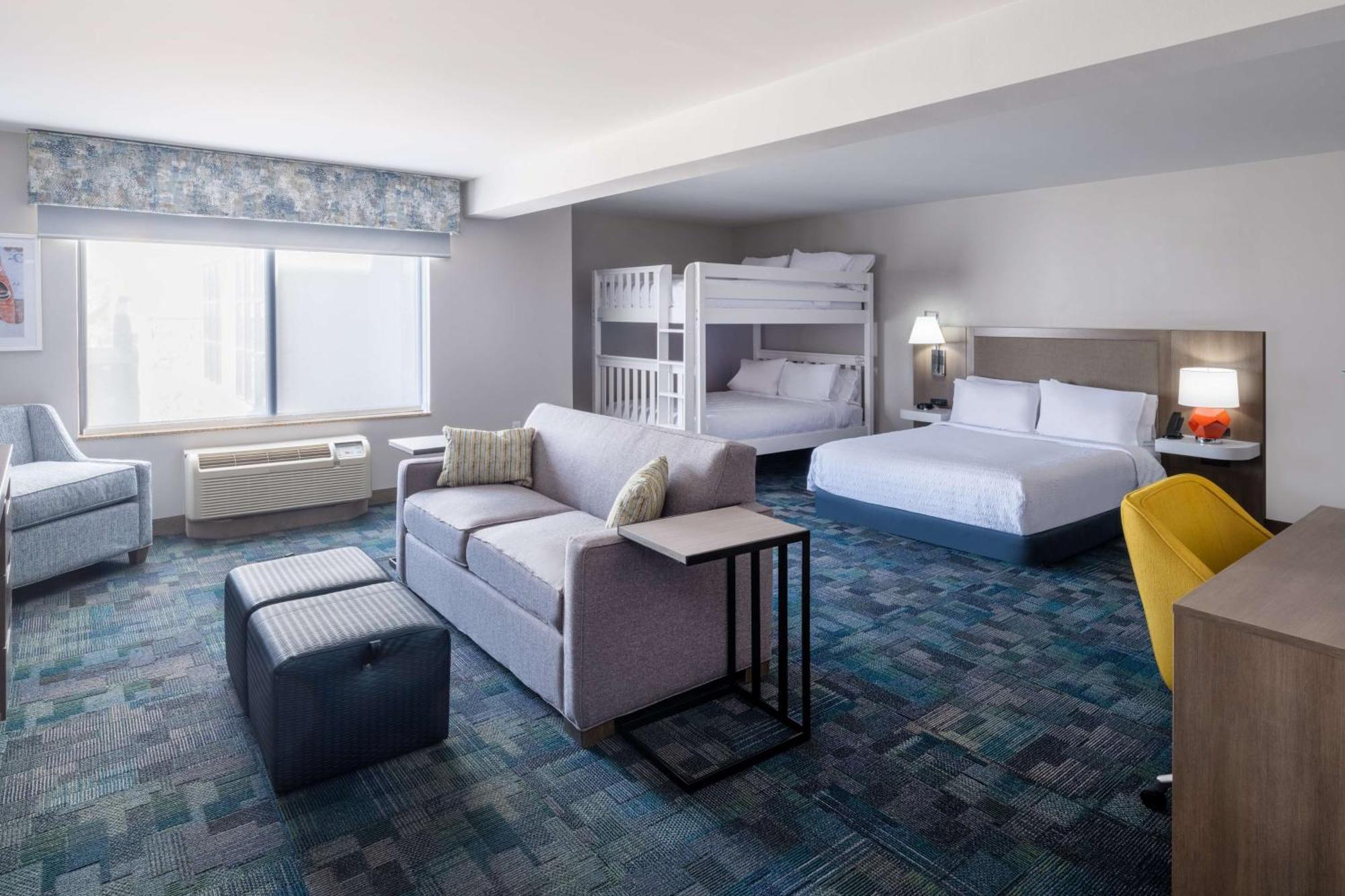 Hampton & Salida, Co Hotel